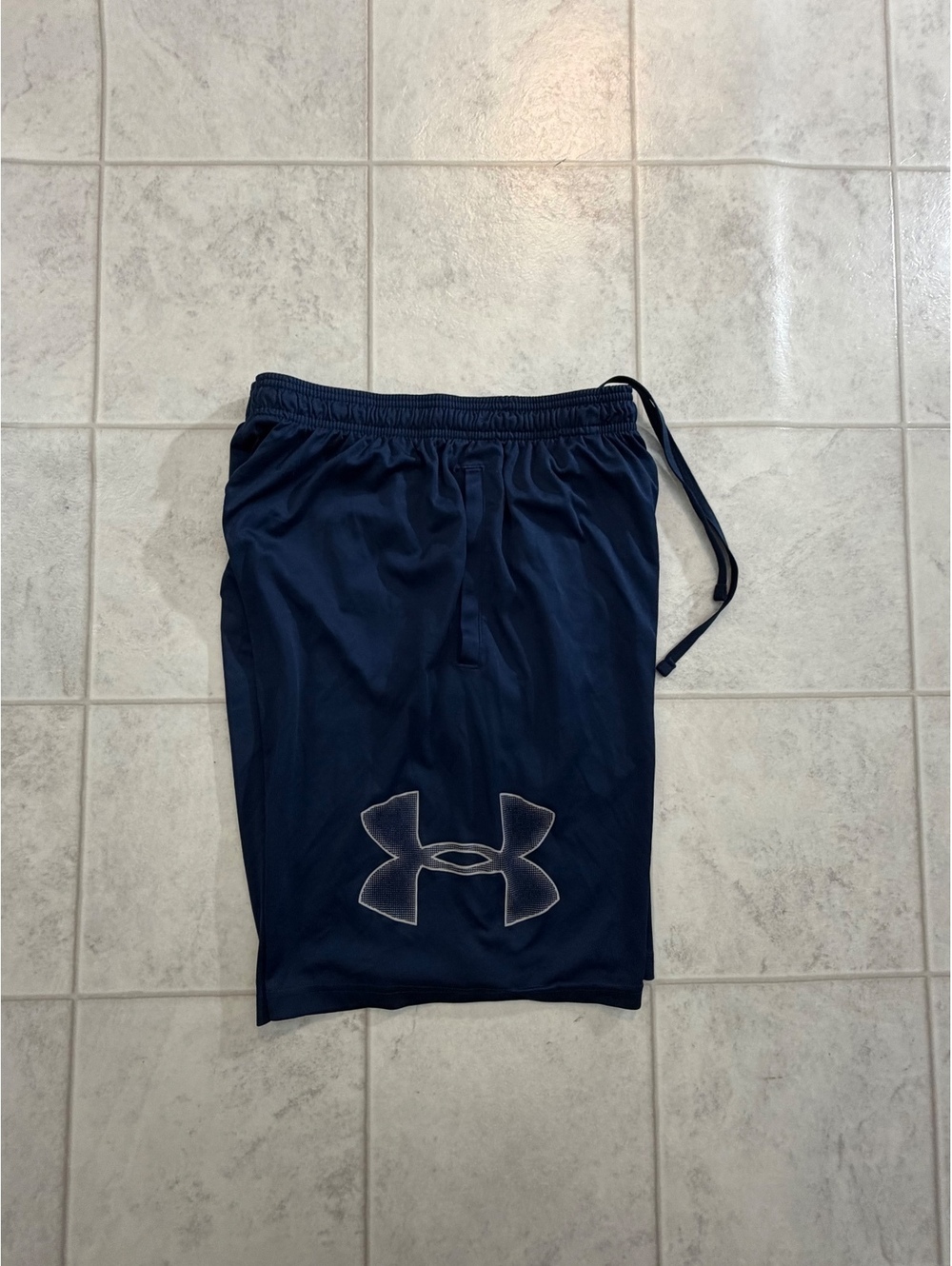 Under Armour navy athletic shorts size MD